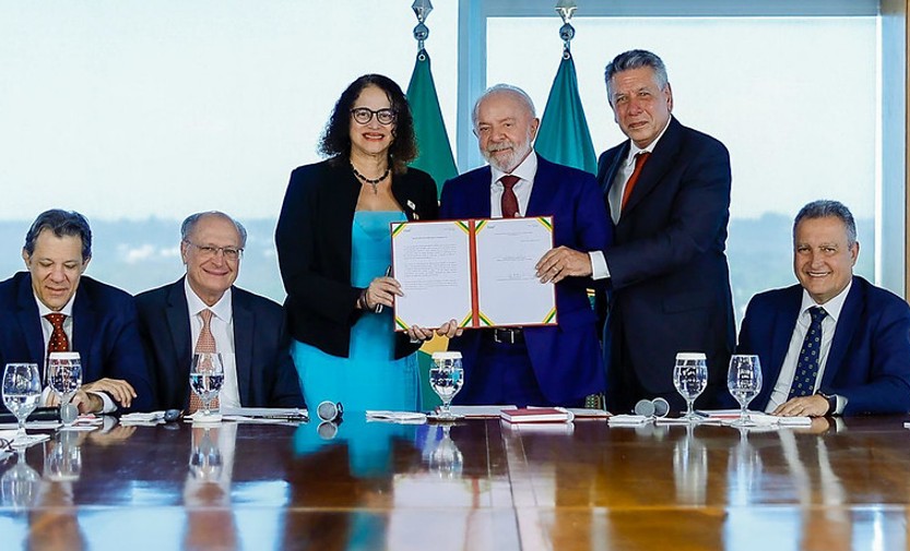 Lula anuncia R$ 12 bilhões para renovar indústria com tecnologias 4.0