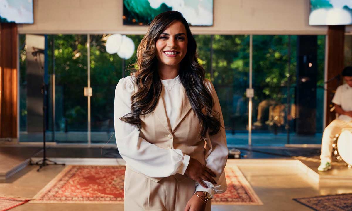 Laiane Torres lança “Te Desejamos”, canção que nasceu de uma década de espera e entrega a Deus